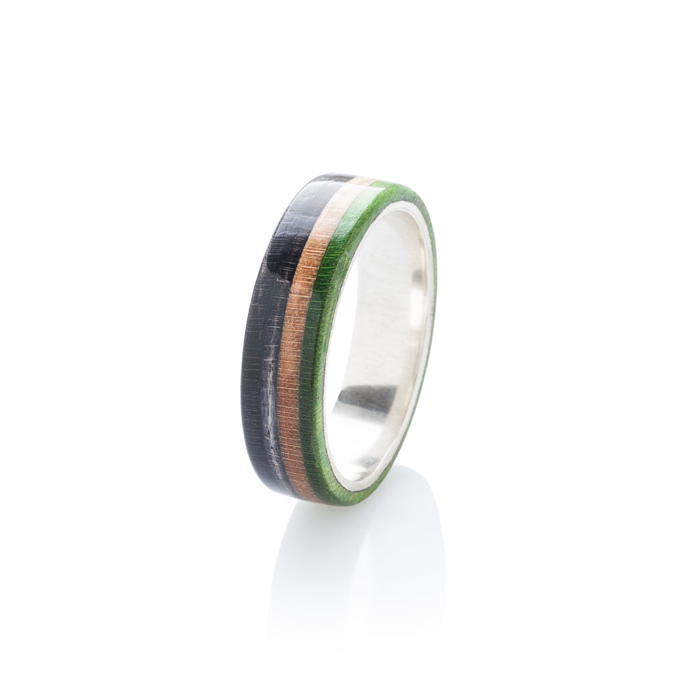 Skateboard ring - Green - Wooden - Black & silver | Boardthing - BoardThing